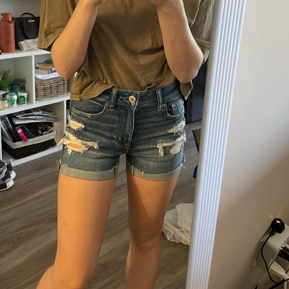 American Eagle Shorts - Picture 2 of 4